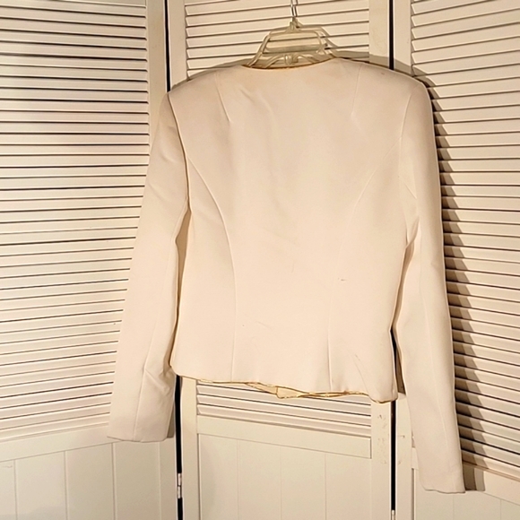 Vintage Neiman Marcus Farinae Womens Jacket White With Gold Accents SZ8 - Picture 3 of 9